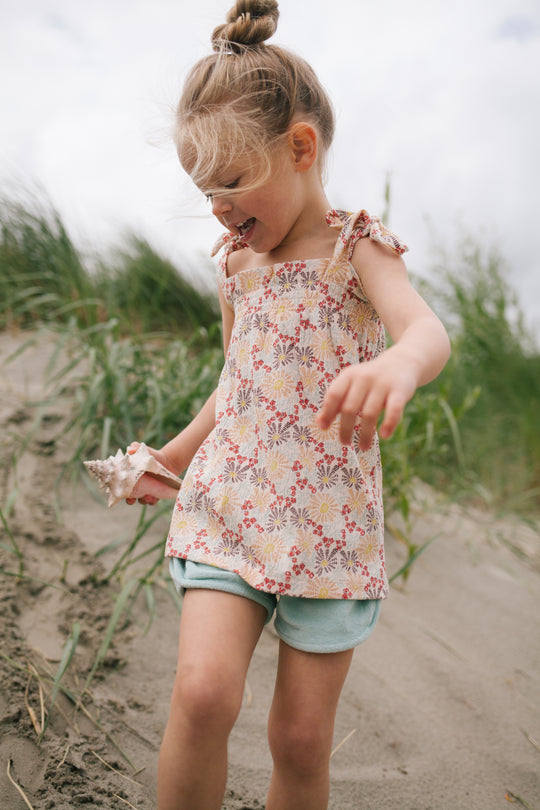 Riffle Amsterdam Zoey Terry Shorts model