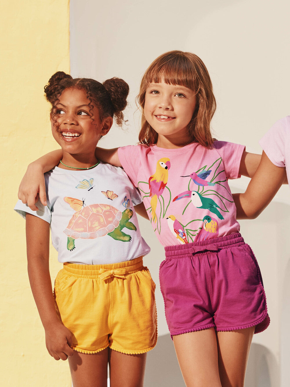 Tea Collection Tropical Birds Tee model friends