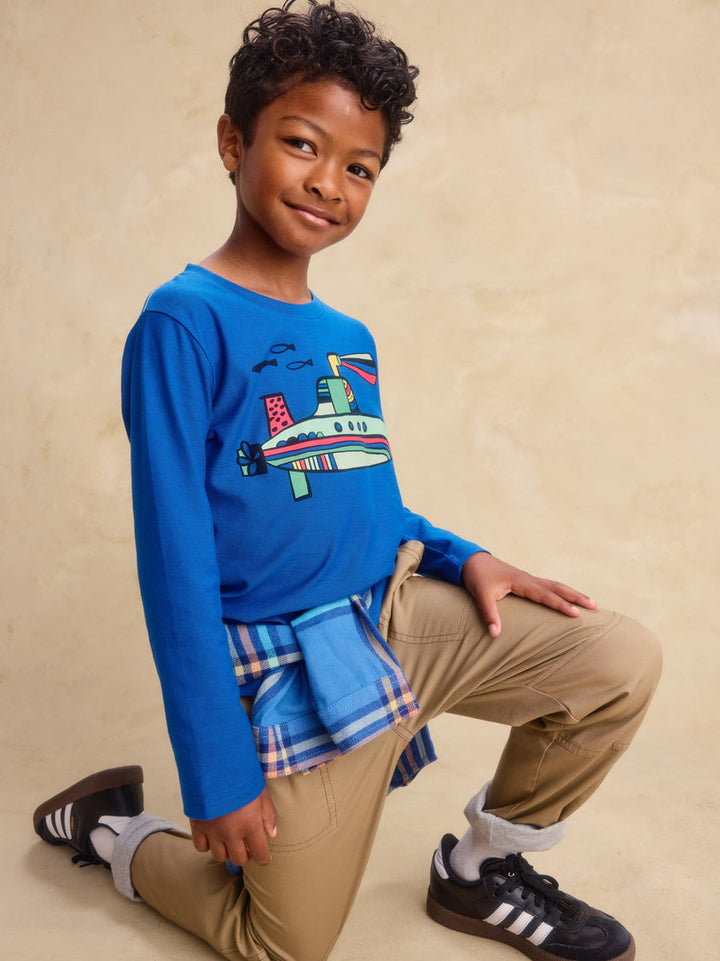Tea Collection Green Submarine T-Shirt model knees