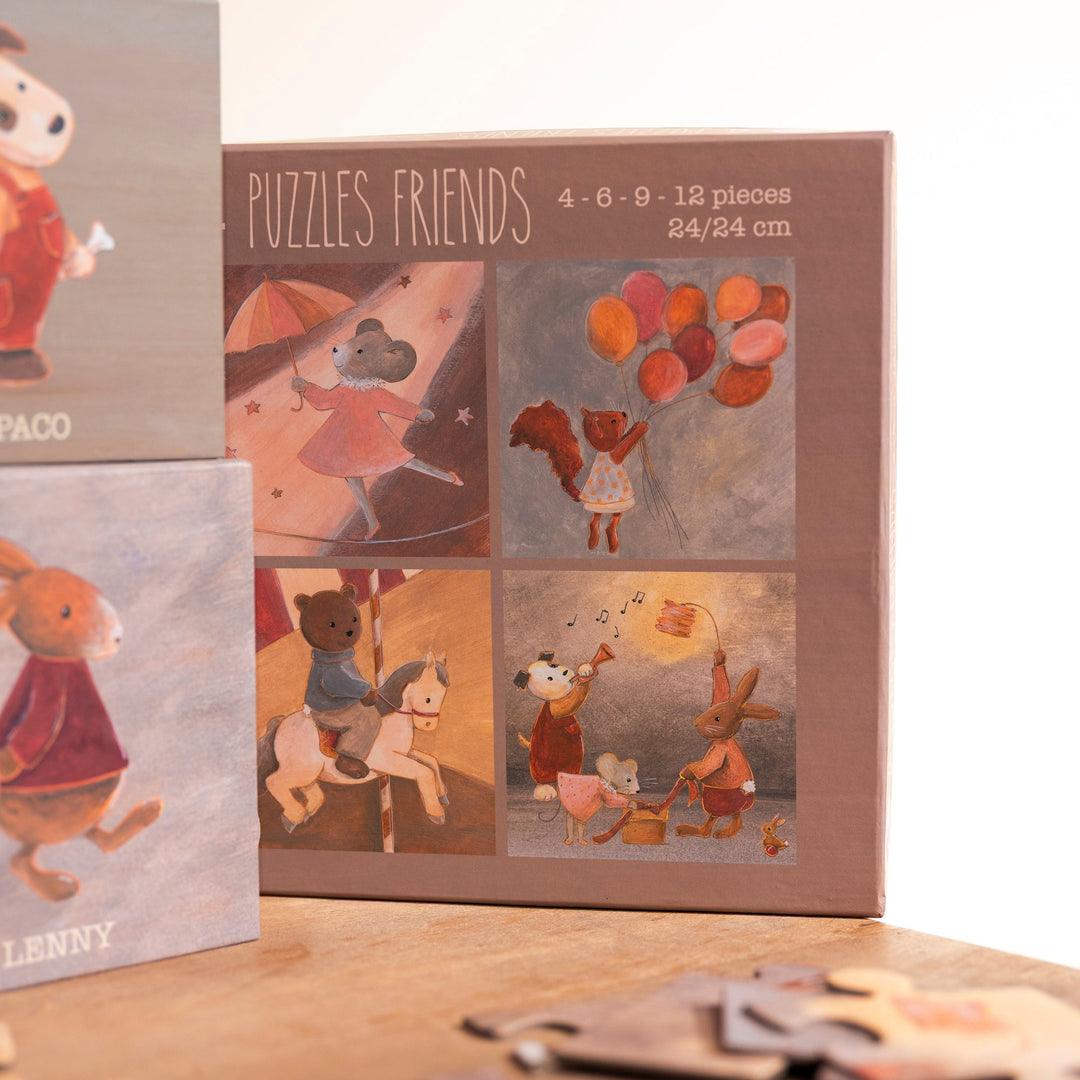 Egmont 4 Puzzles Friends box close