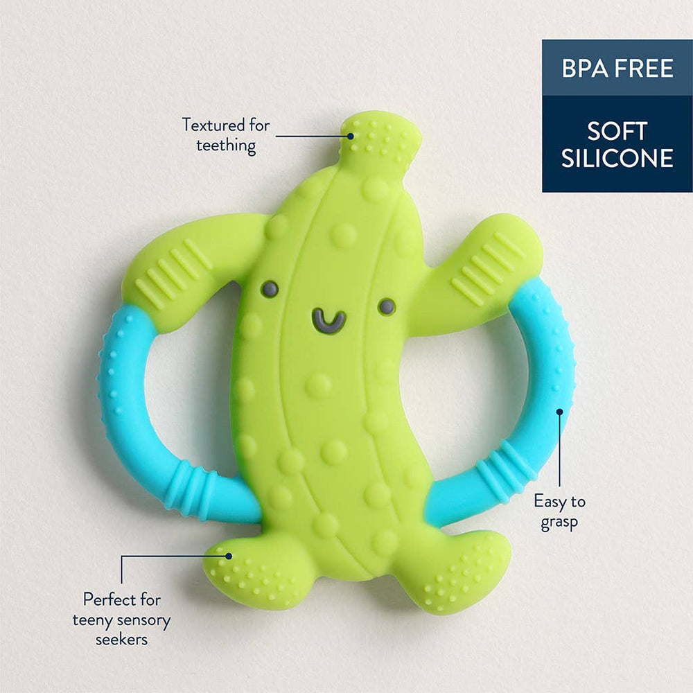 Itzy Ritzy Pickle Chew Crew features
