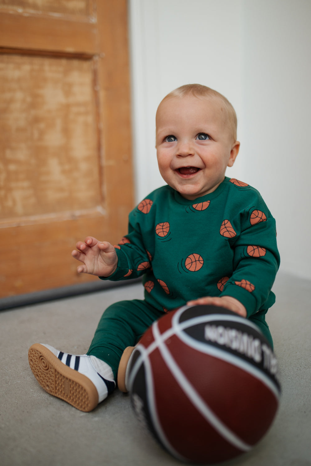 Babyface Basketballs Sweatshirt model