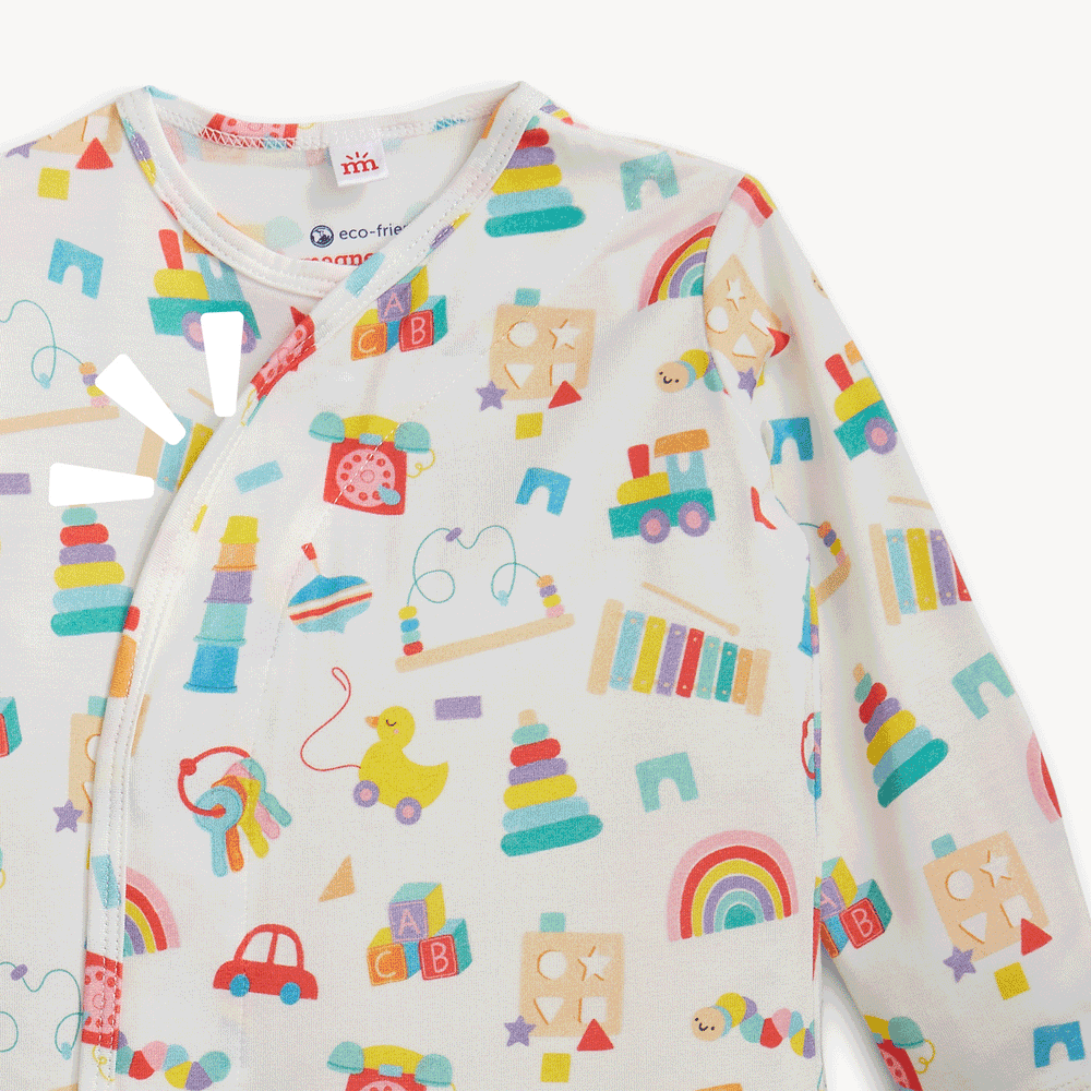 Magnetic Me Play All Day Gown & Hat Set  moving