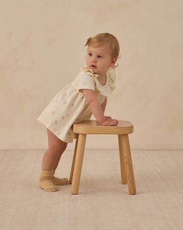 Quincy Mae Chicks Dress model bench