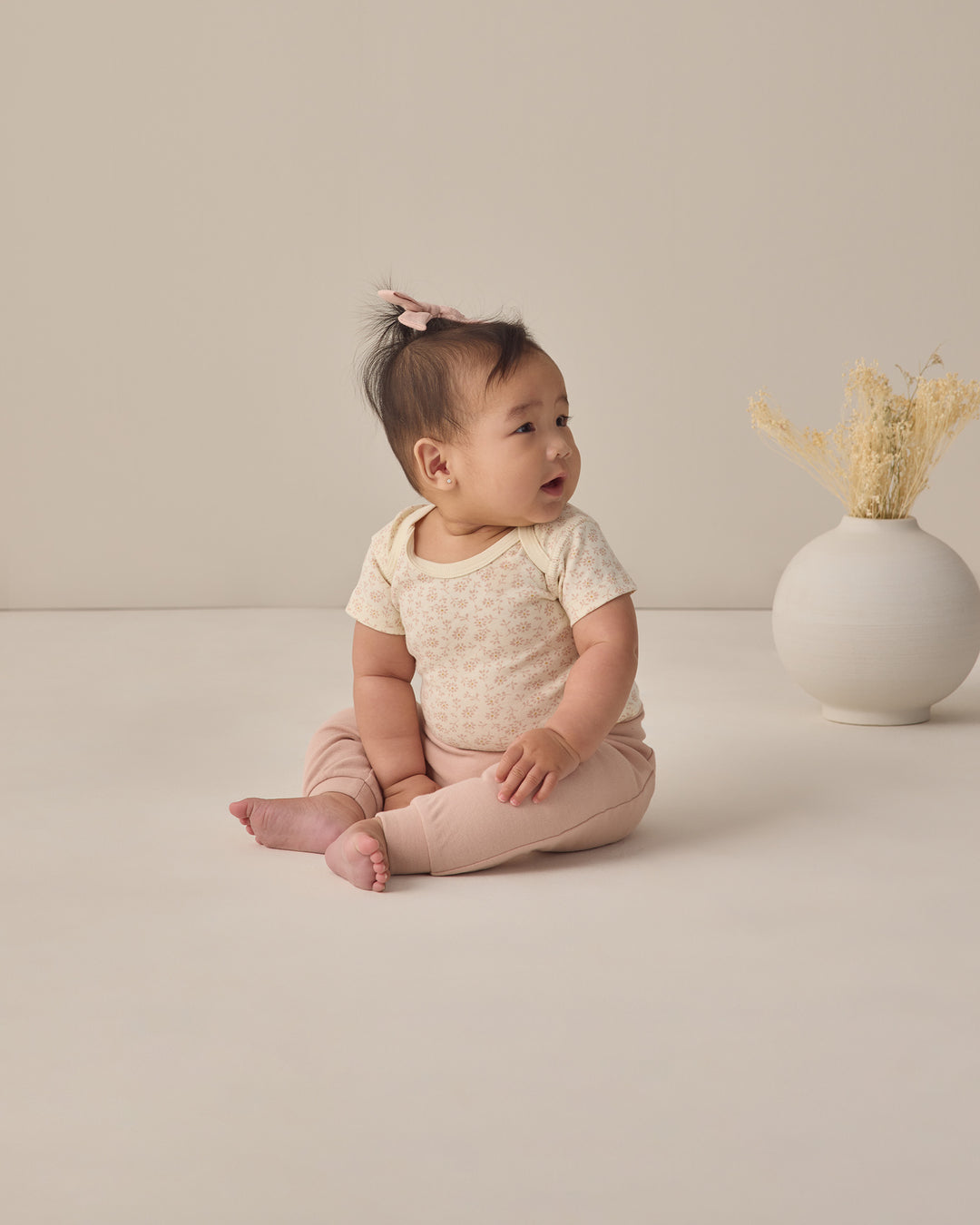 Quincy Mae Disty Blush bodysuit Blush Baby Pants model