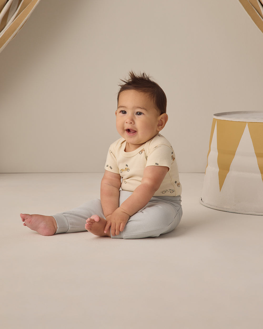 Quincy Mae Sky Baby Pants model