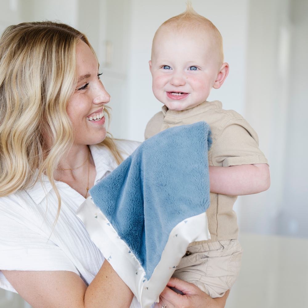 Saranoni Sea Glass Lush Mini Blanket mom