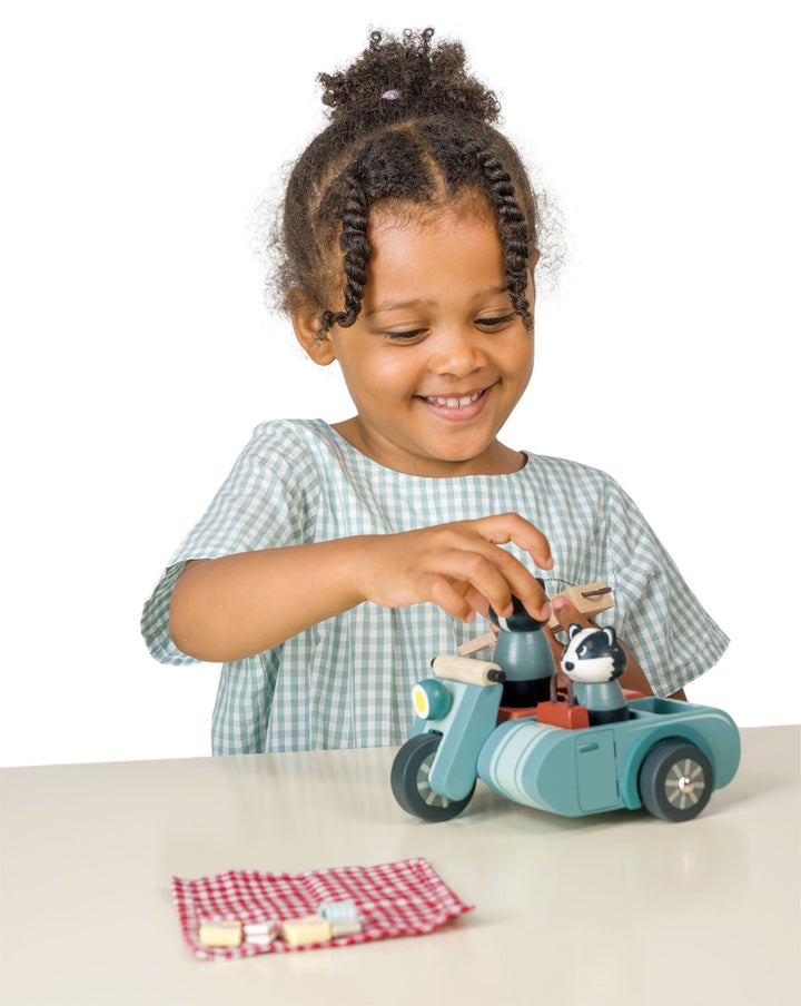 Tender Leaf Toys Badger Picnic Motorbike Ride model
