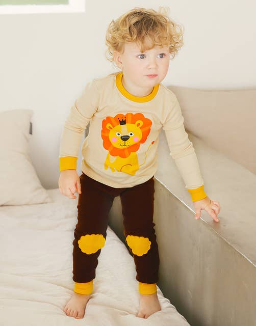 Vaenait Baby Lion Pajamas model couch