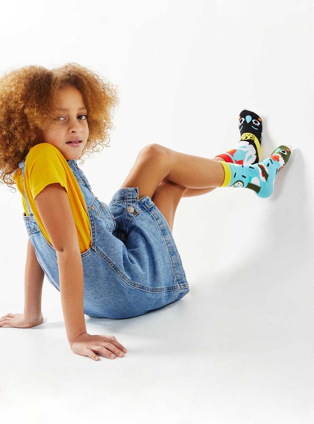 Sushi & Soy Sauce Pal Socks model girl