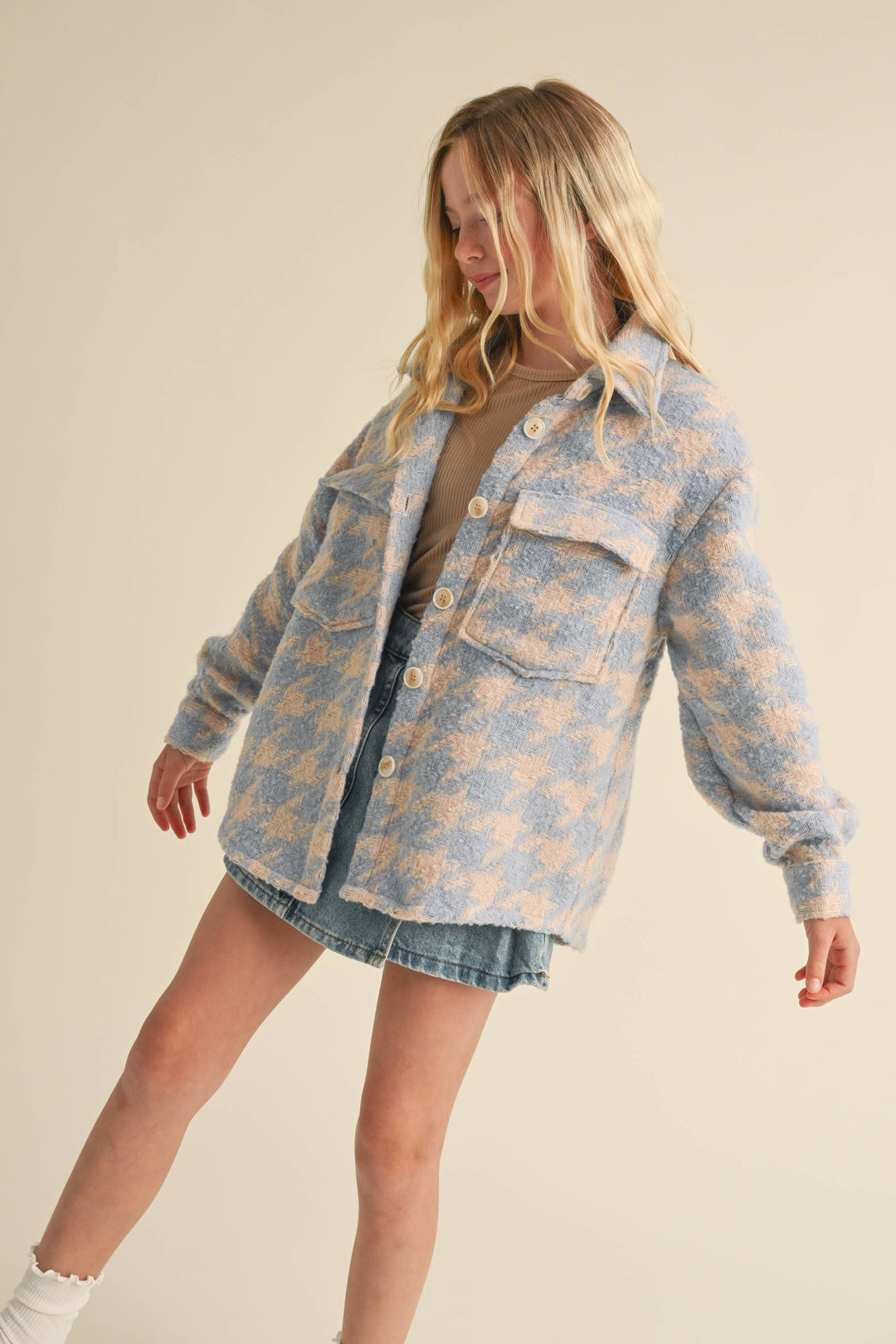 Heart & Arrow Houndstooth Shacket leg