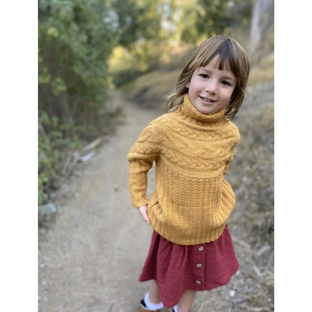 Vignette Samantha Sweater model