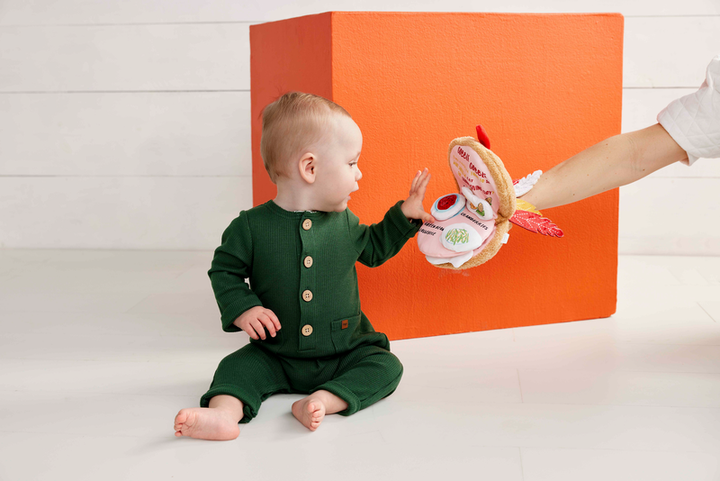 Mud Pie Gobbling Turkey Puppet Book model