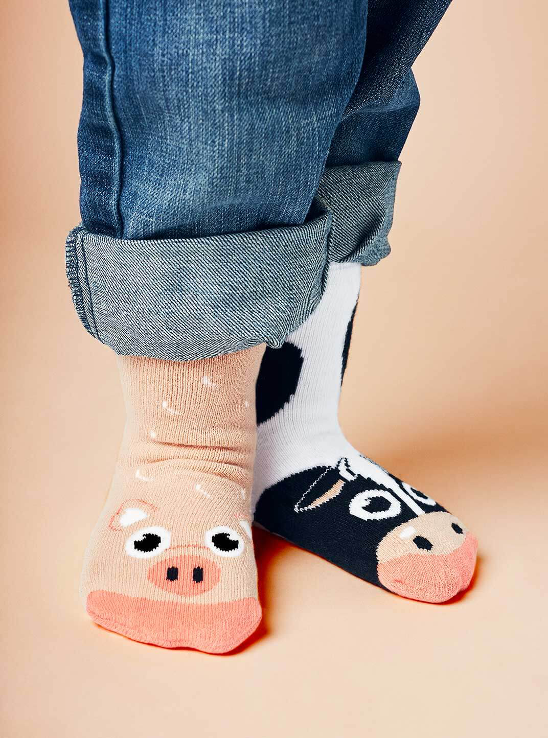 Pal Socks Cow & Pig Pals Socks model