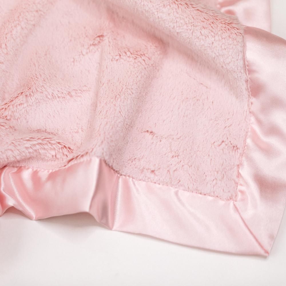 Lush Mini Blanket in Light Pink